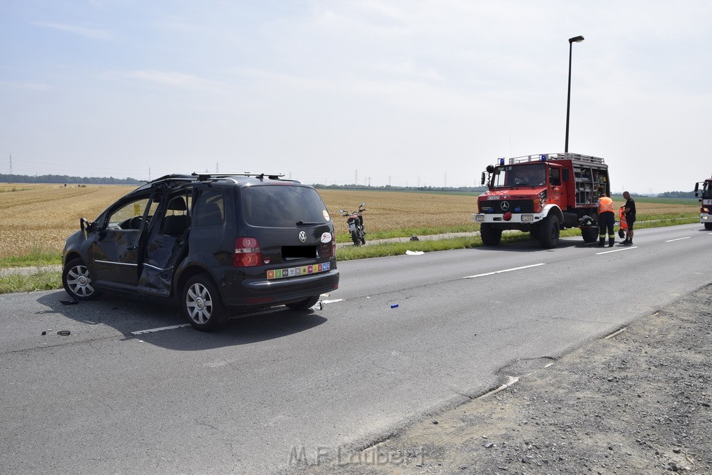 Schwerer Krad Pkw Unfall Koeln Porz Libur Liburer Landstr (Krad Fahrer nach Tagen verstorben) P059.JPG - Miklos Laubert